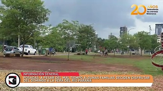 Posadas: A pesar del mal tiempo algunas familias deciden disfrutar del domingo a la vera del río Paraná