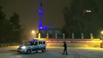 Karaman gece başlayan karla beyaza büründü
