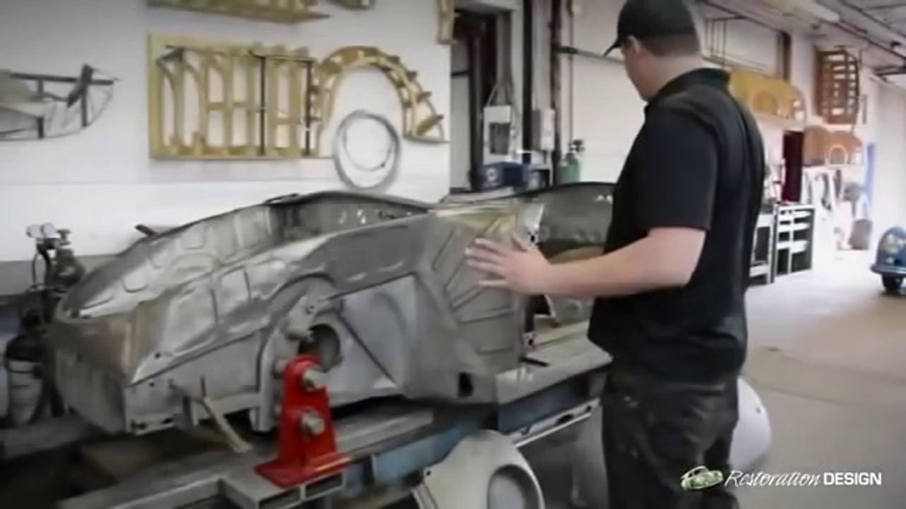 Porsche 356 Speedster Rebuild with help of a Celette car frame machine @ Restoration Design