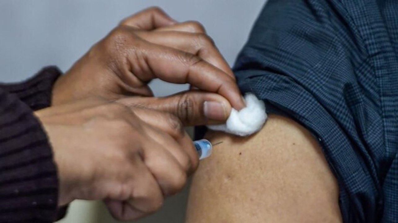 Over 2.24 lakh vaccinated in 2 days, 447 adverse events: Centre
