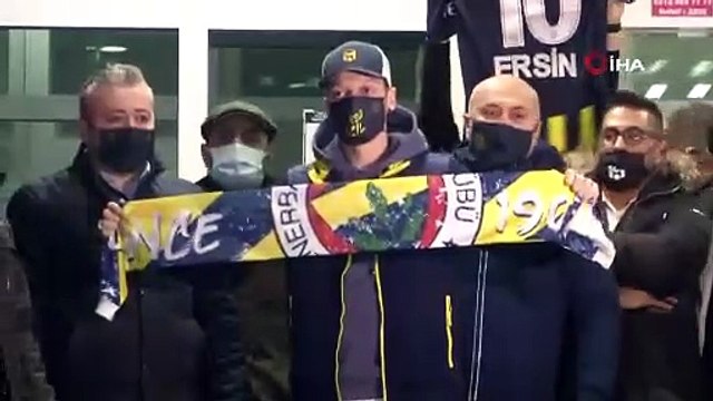 Mesut Özil, Fenerbahçe atkısıyla böyle poz verdi