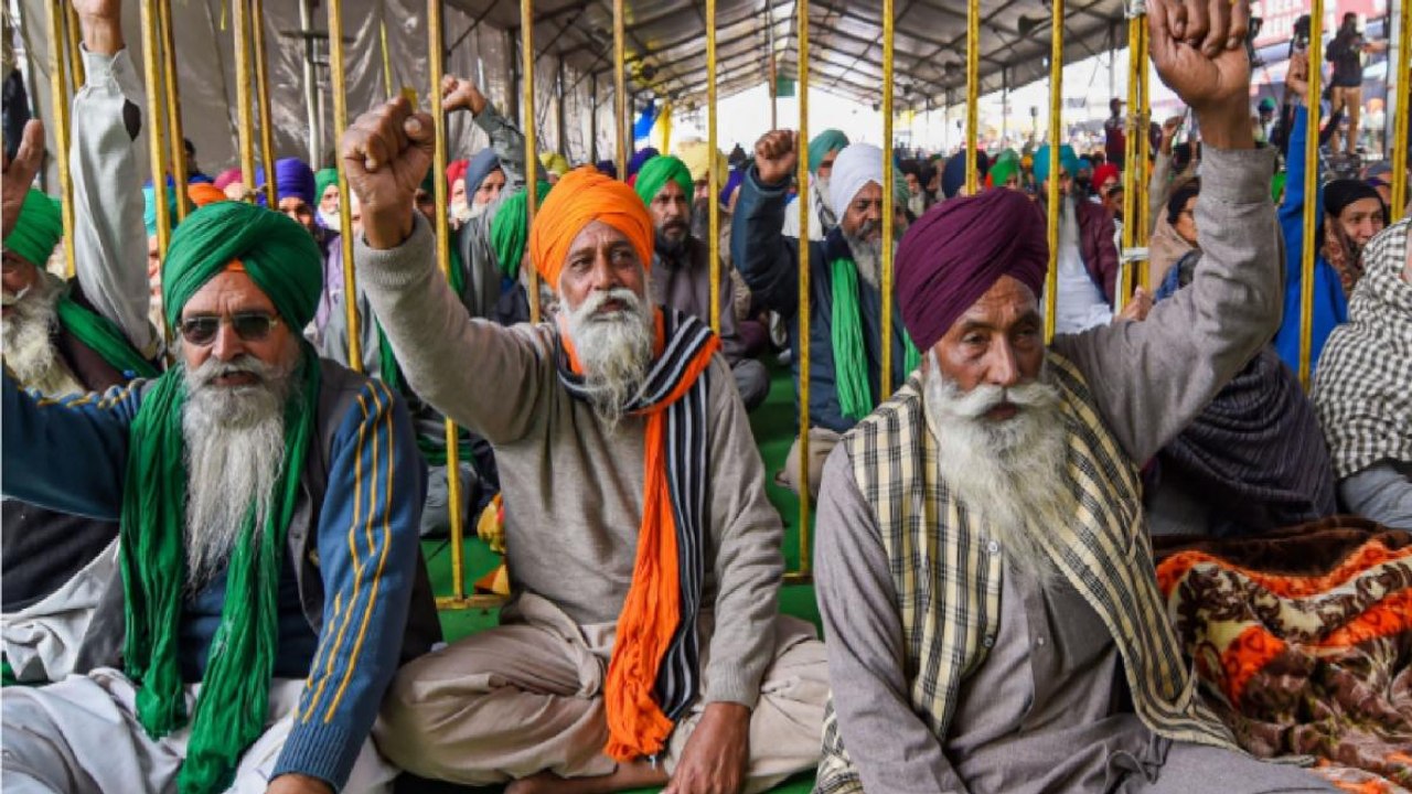 Cops to decide on farmers entering Delhi: SC
