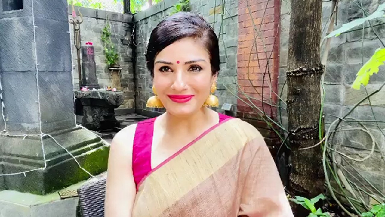 Raveena Tandon Shares Beauty Secret to Get Beautiful and Soft Hands; VIRAL VIDEO | Boldsky