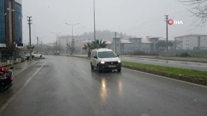 10 yıl aranın ardından Tire merkeze kar yağdı