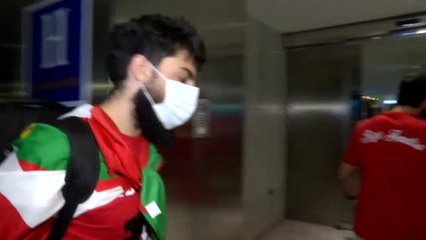 Tải video: Los jugadores del Athletic felices a su llegada al hotel