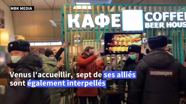 L'opposant Alexeï Navalny arrêté dès son retour en Russie