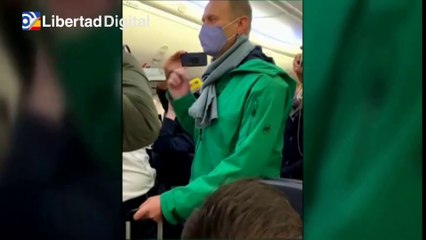 Télécharger la video: El opositor ruso Alexei Navalni es detenido en el aeropuerto nada más llegar a Moscú