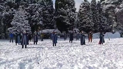 Boğaziçi Üniversitesi akademisyenleri protestolarını karda da sürdürdü