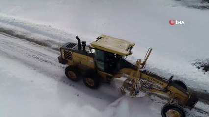 Kapanan köy yolları bir bir açılıyor