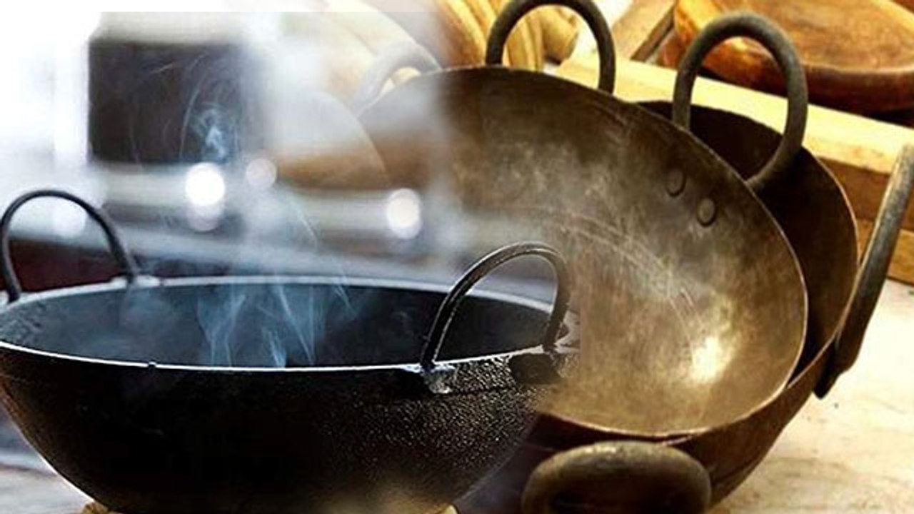 लोहे के बर्तन में खाना बनाना सही या गलत?| Cooking Food in Iron Utensils Safe or not| Boldsky