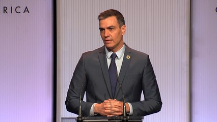 Sánchez defiende la Constitución frente al "populismo reaccionario"