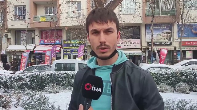 Burdur’da kar gören telefonuna sarıldı