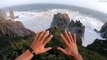 Ils filment la puissance d'une tempête en bord de mer... Impressionnant