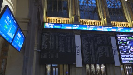 El Ibex 35 suma un 0,29 % y cierra en los 8.254 puntos