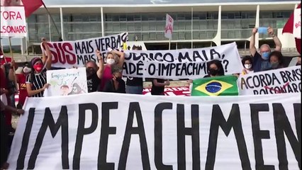 Vaccins: le Brésil se lance enfin, Bolsonaro critiqué pour le retard