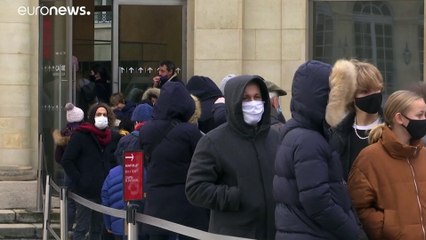 Un jardín lleno de arte en el corazón de París da un respiro en la interminable pandemia