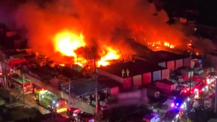 인천 중고차 수출단지서 큰불..."진화 어려움" / YTN