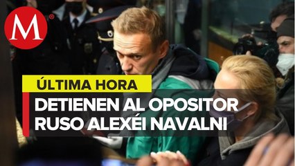 Detienen a Alexéi Navalni en Rusia tras llegar a aeropuerto de Moscú
