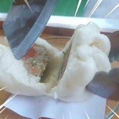 ซาลาเปาหมูสับ ลูกละ 10 บาท สดใหม่ ไส้เยอะ