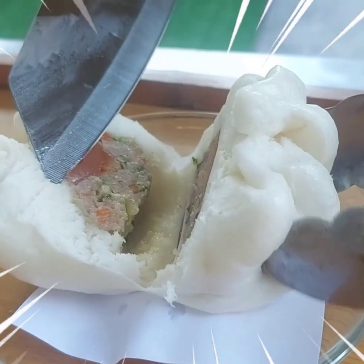 ซาลาเปาหมูสับ ลูกละ 10 บาท สดใหม่ ไส้เยอะ