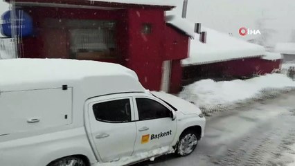 Ağaçların devirdiği elektrik hatlarında zorlu mesai