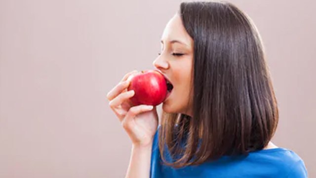 खाली पेट सेब खाने से क्या होता है |खाली पेट सेब खाने के फायदे |Khali Pet Seb Khane Ke Fayde |Boldsky