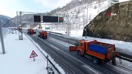 Bolu Dağı’nda karla mücadele ekipleri çalışıyor