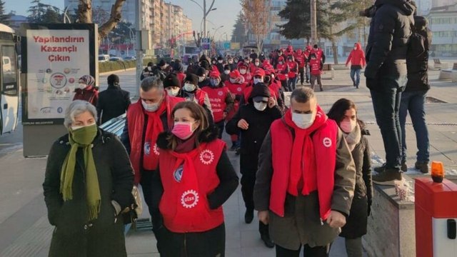 Kod 29’la kovulan işçiler fabrikaya yürüdü
