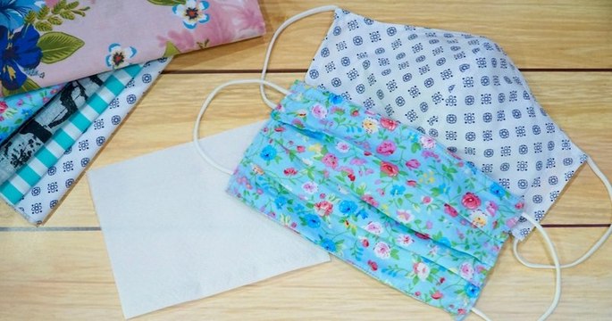 Nouveaux variants du coronavirus : le Haut conseil de la santé publique déconseille le port de certains masques en tissu