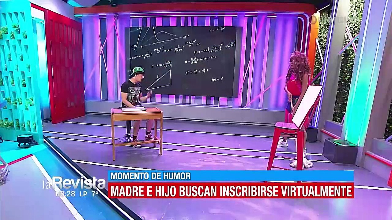 Humor: Carlitos y su mamá con algunos problemas para las clases virtuales