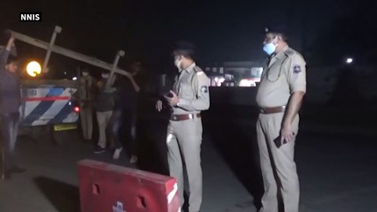 شاحنة تقتل 15 شخصا دهسا خلال نومهم على قارعة طريق في الهند