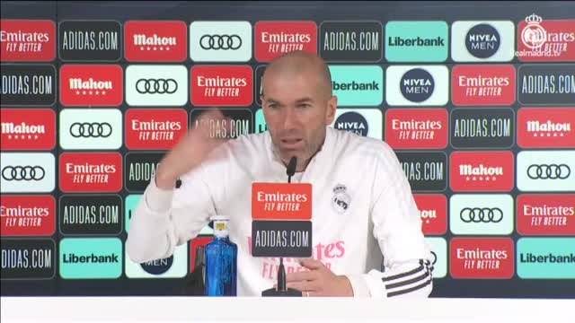 Zidane: Me alegro por Jovic, espero que un día haga lo mismo en el Madrid