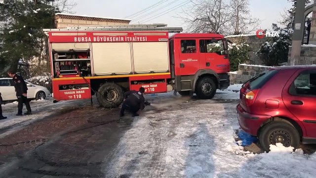 Bursa’da 5 katlı binanın çatısında çıkan yangın korkuttu