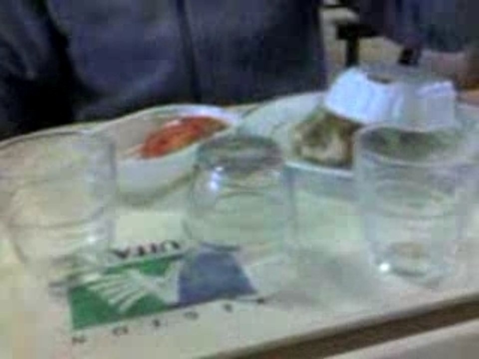 L'art de retourner des verres par Lego et Jojo