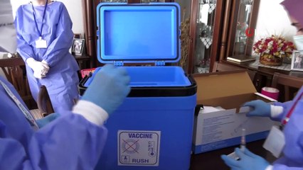 90 yaş ve üzeri vatandaşlara evlerinde aşılama