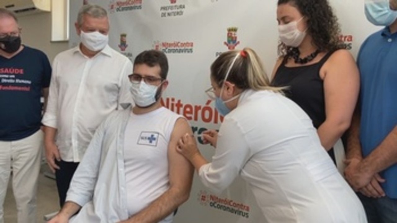 Brasil mueve flota aérea, fluvial y terrestre para iniciar vacunación en la colapsada Manaos