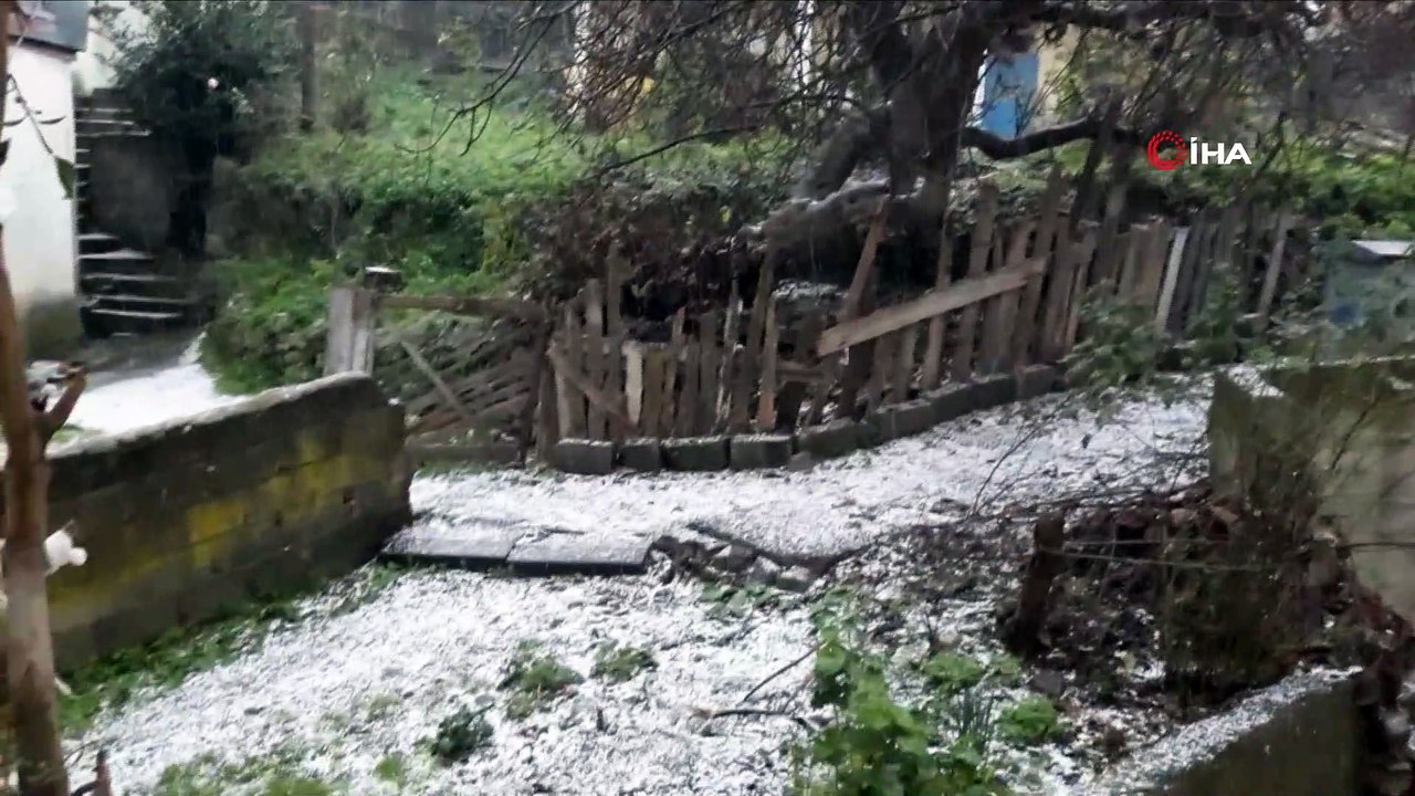 Kar yağışının ardından yağan dolu vatandaşları şaşırttı