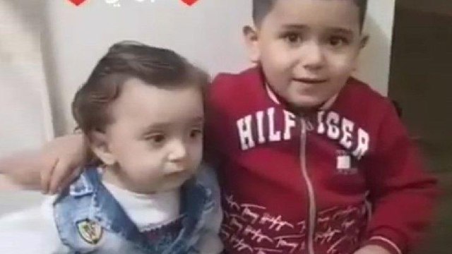 Annelerinin üşümemeleri için evde bıraktığı iki kardeş yanarak öldü