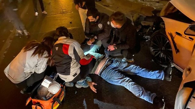 İstanbul’un göbeğinde feci “makas” kazası kamerada