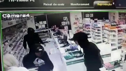 Bandidos aterrorizam funcionários de farmácia em Toledo