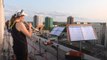 Orquestra sinfônica se apresenta em telhados de Dresden