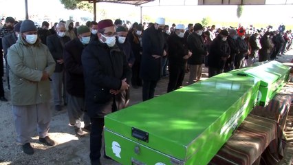 Kaza kurbanı aynı aileden 5 kişi son yolculuklarına uğurlandı