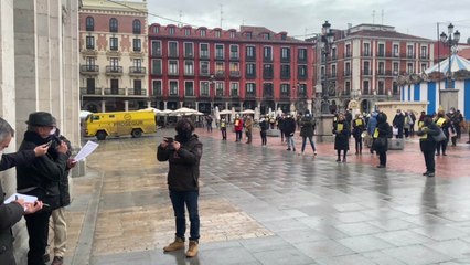 Concentración del sector de la Imagen Personal en la Plaza Mayor de Valladolid