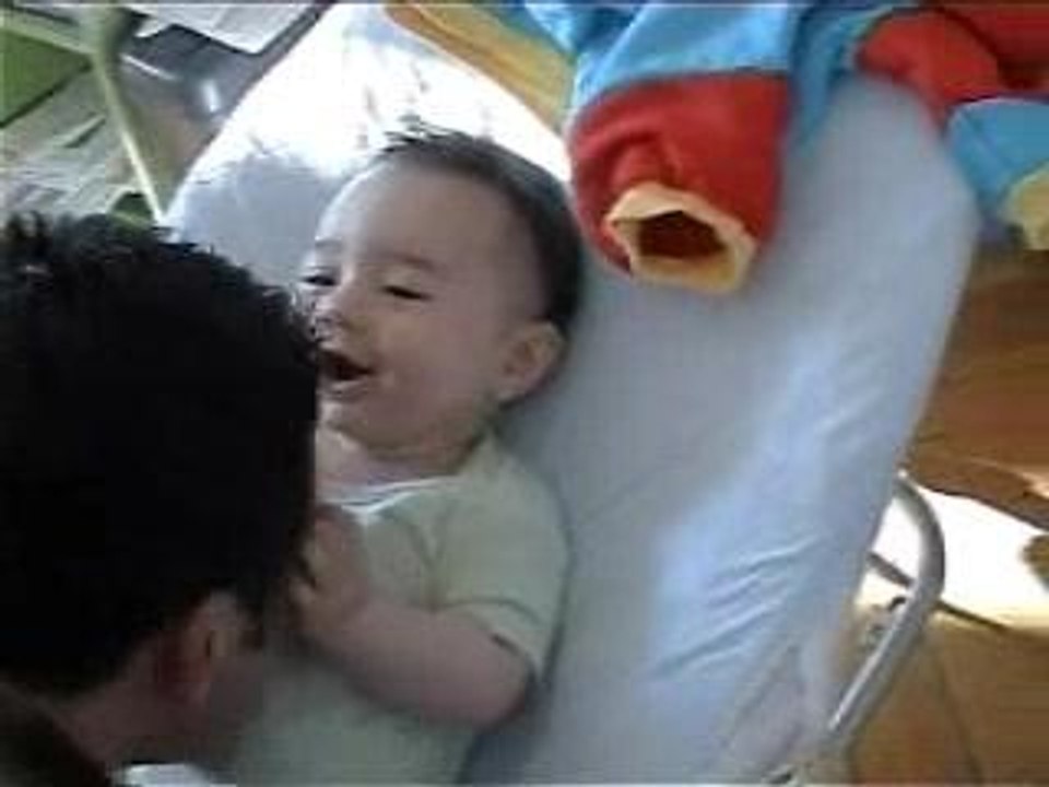 Chatouilles et éclats de rire