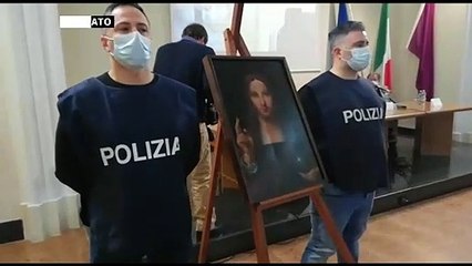 العثور على نسخة مسروقة من "سلفاتور موندي" عمرها 500 عام داخل شقة في نابولي