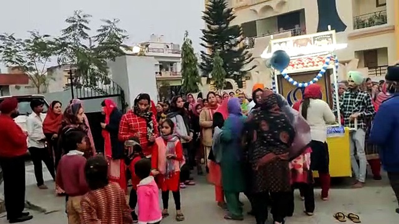 स्त्री सेवा समिति द्वारा आयोजित सेवा सप्ताह के छठे दिन "संध्या फेरी" निकाली गई