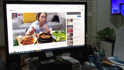 '김치는 한국 음식' 말했다가 계약 해지당한 유튜버, 그래도 김치는... / YTN