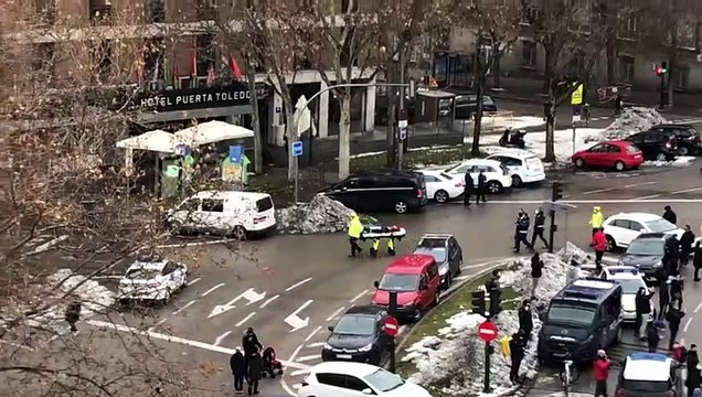 Desplazan a los heridos de la explosión de la calle Toledo de Madrid