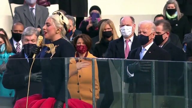 Lady Gaga interpreta el himno de Estados Unidos en la toma de posesión de Joe Biden