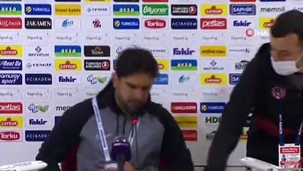 Erdal Güneş: “Ağır şartlarda futbol oynadık”